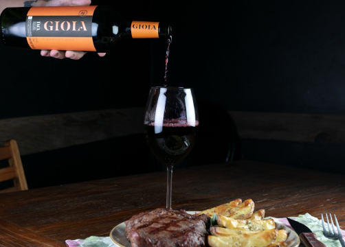 Vinho para harmonizar com churrasco: qual comprar?