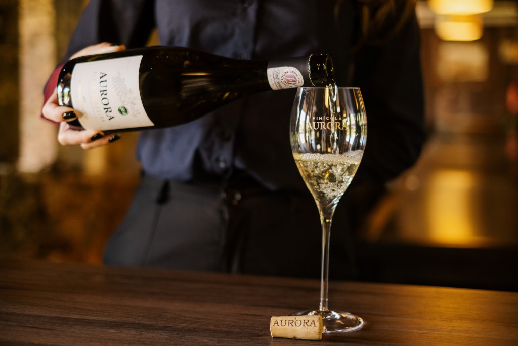 vinho branco aurora para presente