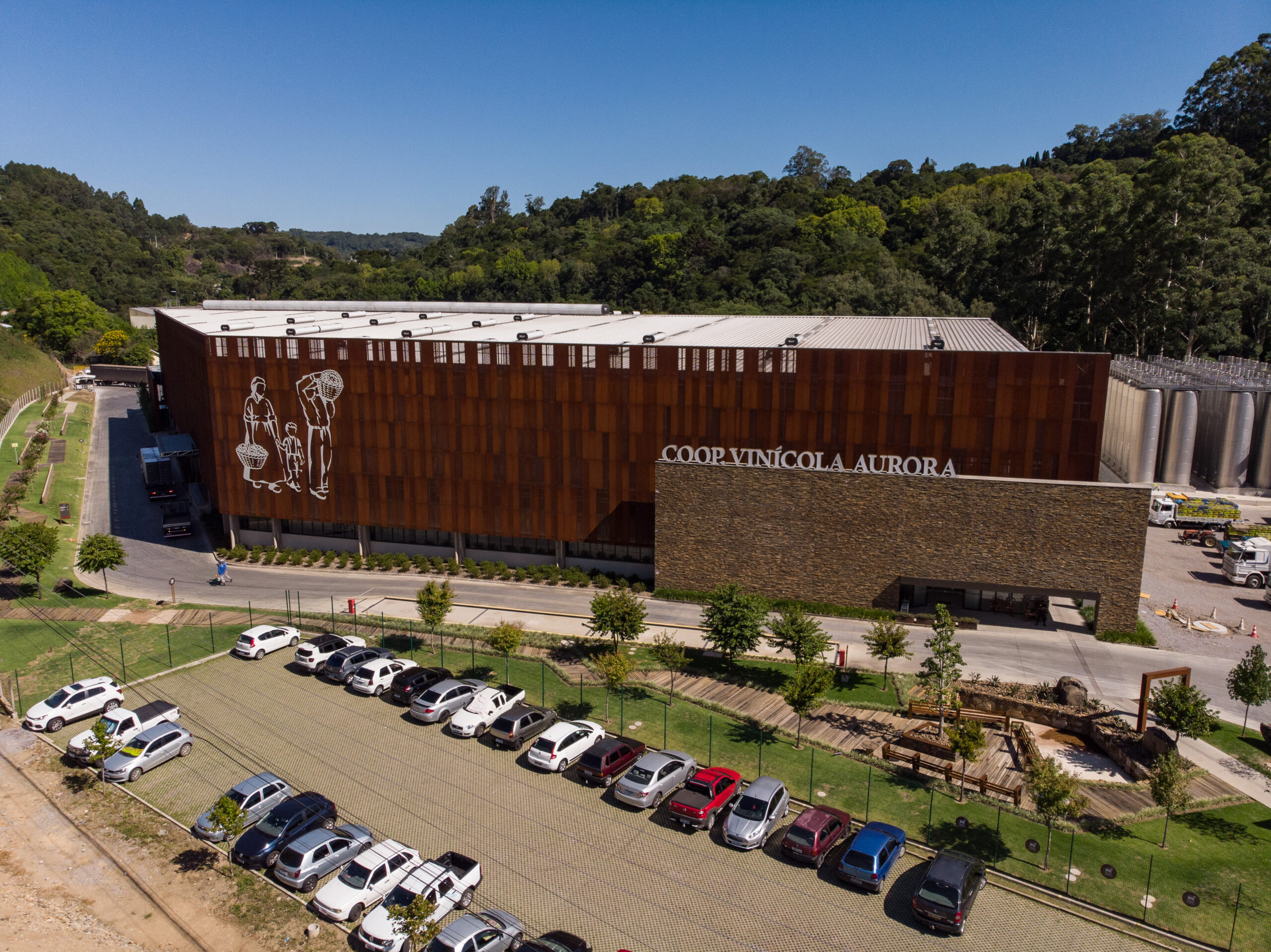 Vinícola Aurora e o pioneirismo no enoturismo e transformação da Serra Gaúcha