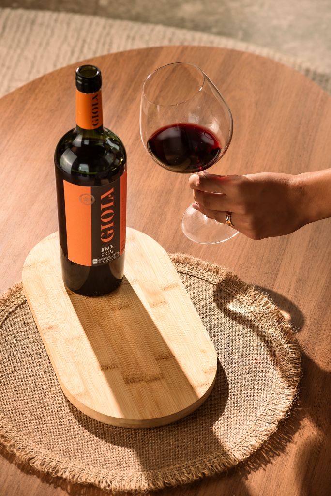 vinho tinto aurora gioia merlo tem maturação em barril de carvalho