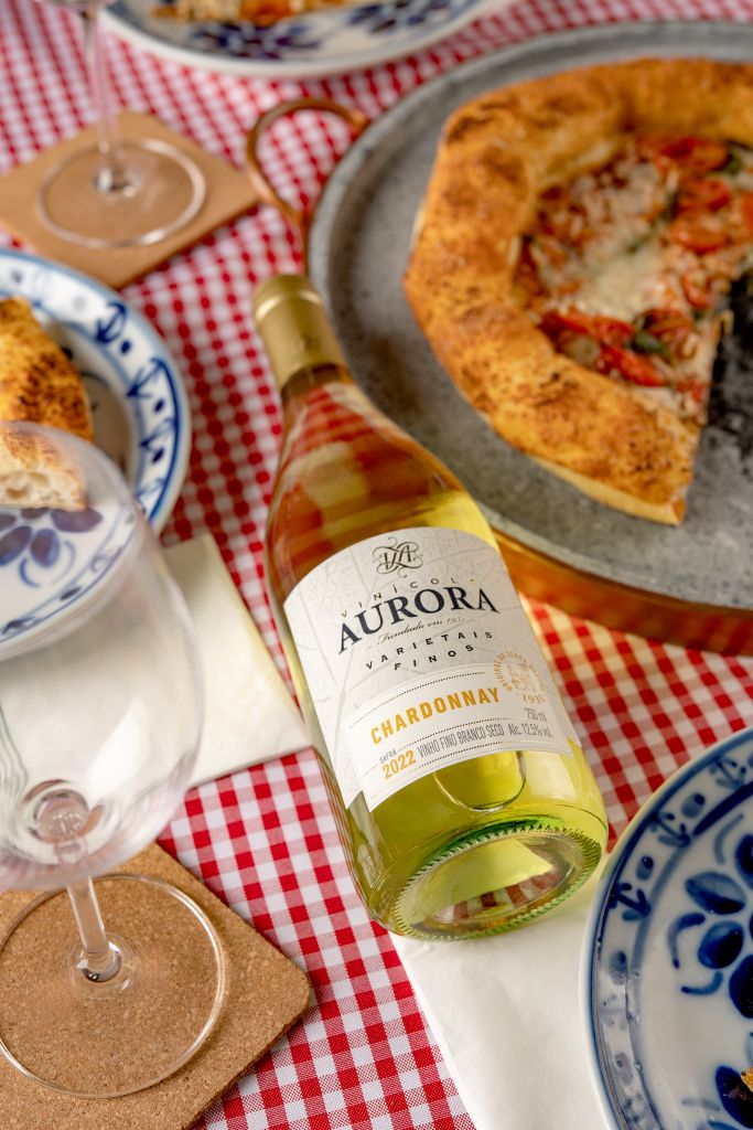 vinho branco aurora chardonnay harmonizando com pizza