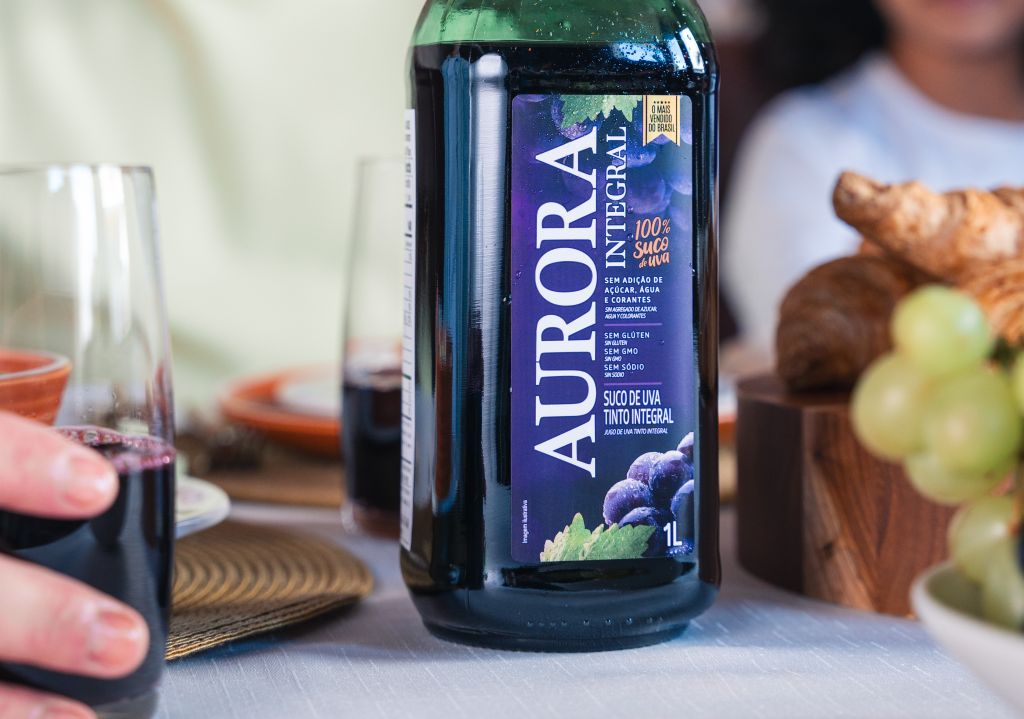 suco de uva aurora é ideal para fazer drinks pois é 100% fruta
