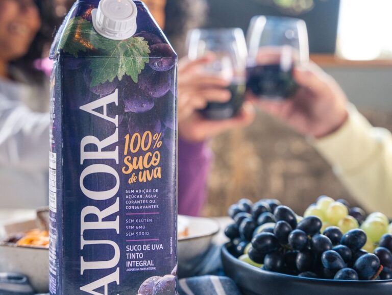 suco de uva tinto aurora no café da manhã