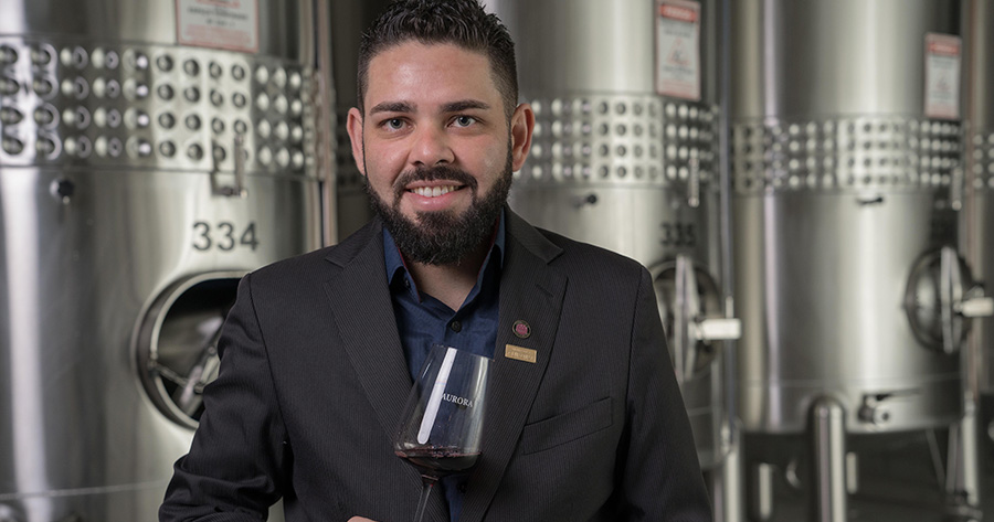 Profissional da Cooperativa Vinícola Aurora é o grande campeão do Desafio Sul-Brasileiro de Sommeliers