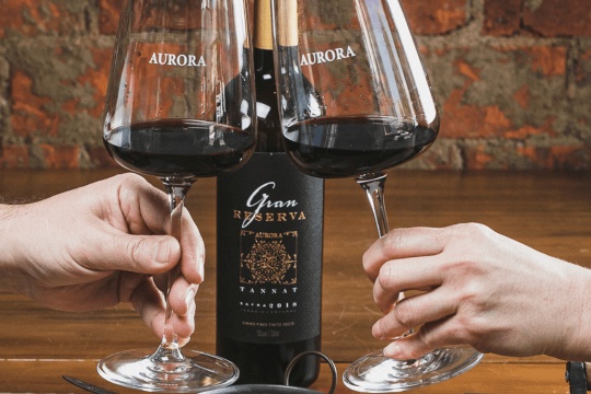 Qual a temperatura ideal do vinho tinto para servir?